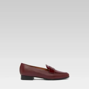 2100 - Burgundy patent leather loafers