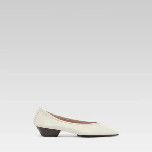 Carlotta - Ivory leather ballet flats