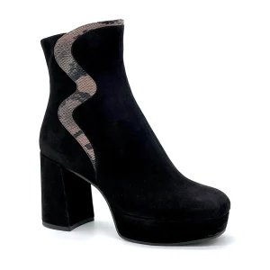 Stivaletto in camoscio nero e pelle stampata marrone - Cod. 52501