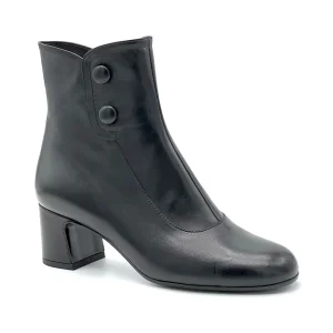 Stivaletto in pelle nera e bottoncini foderati - Cod. 52536