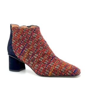 Stivaletto in tessuto bouclé rosso e camoscio blu - Cod. 54545