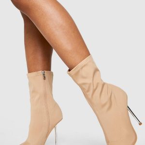 stivali con tacco a spillo